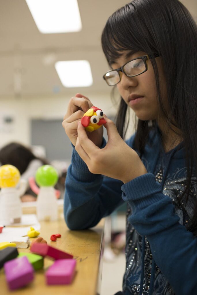 ClubPhotos_ARTS_V_1Girl_Chicken – Boys & Girls Clubs of the Gila Valley